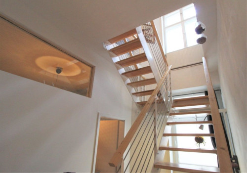 Spacious 95sqm Maisonette: 2 Bedrooms + Work Nook