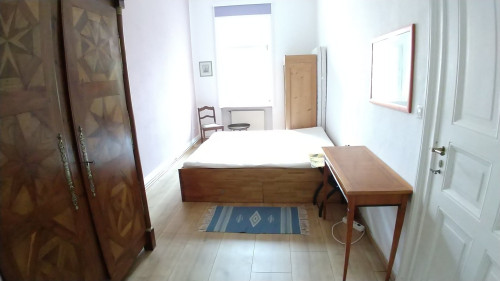 Cozy apartment with living room, balcony, bedroom, bathroom, kitchen in an old building in Pankow, Berlin