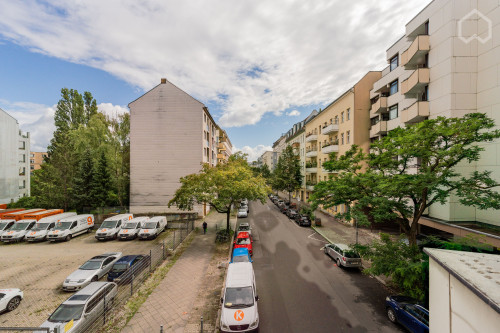 Charming & centrally located apartment with balcony in Charlottenburg