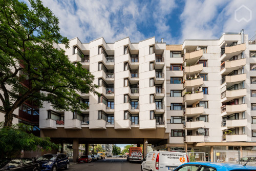 Charming & centrally located apartment with balcony in Charlottenburg
