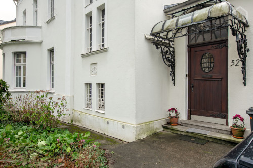 Spacious apartment in the Villenviertel of Bonn-Bad Godesberg
