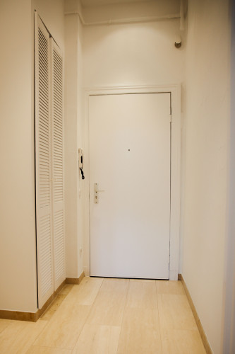 Elegant Apartment with Timeless Interiors at Oranienplatz