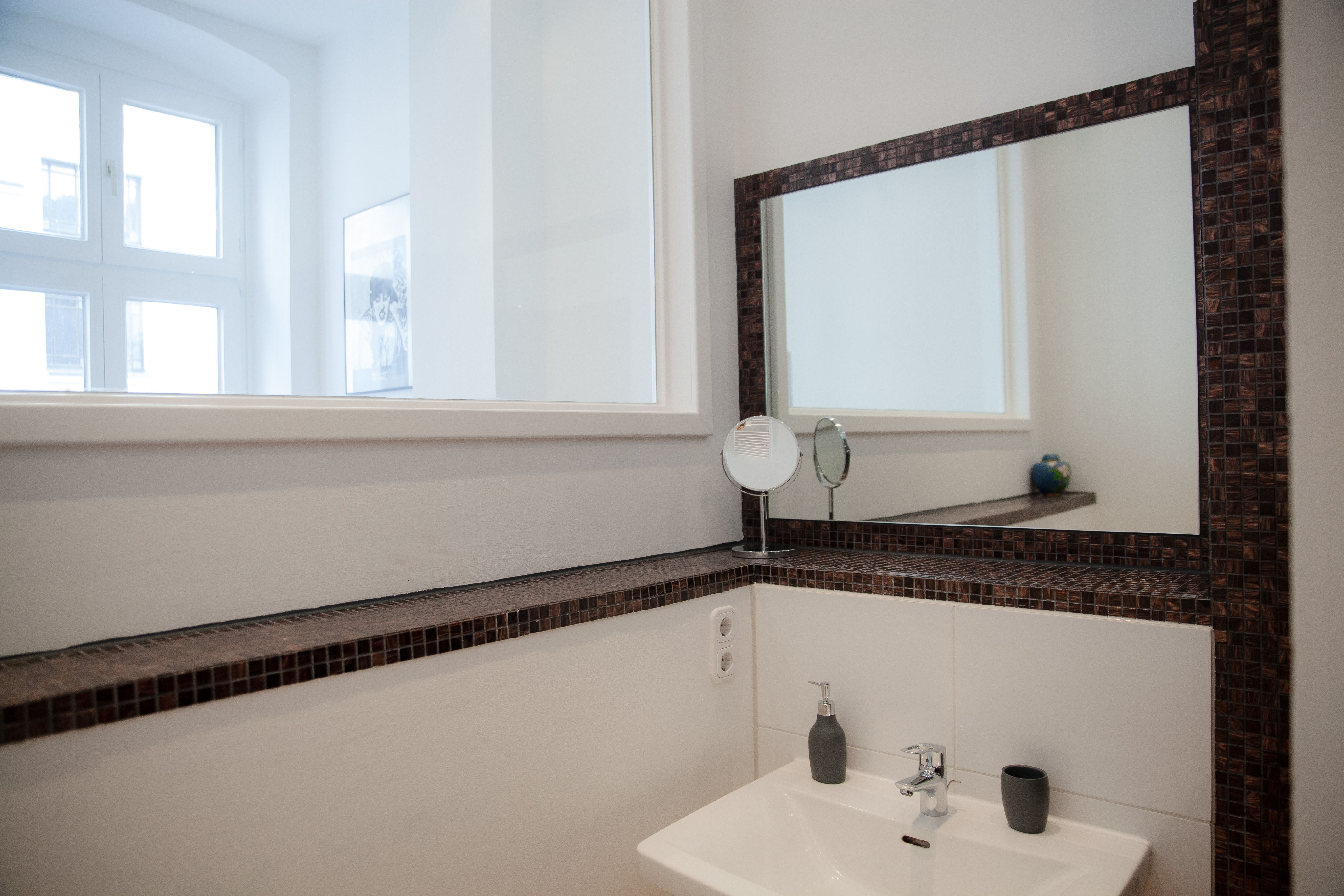 Elegant Apartment With Timeless Interiors At Oranienplatz - Elegant Apartment with Timeless Interiors at Oranienplatz - Gallery - 9