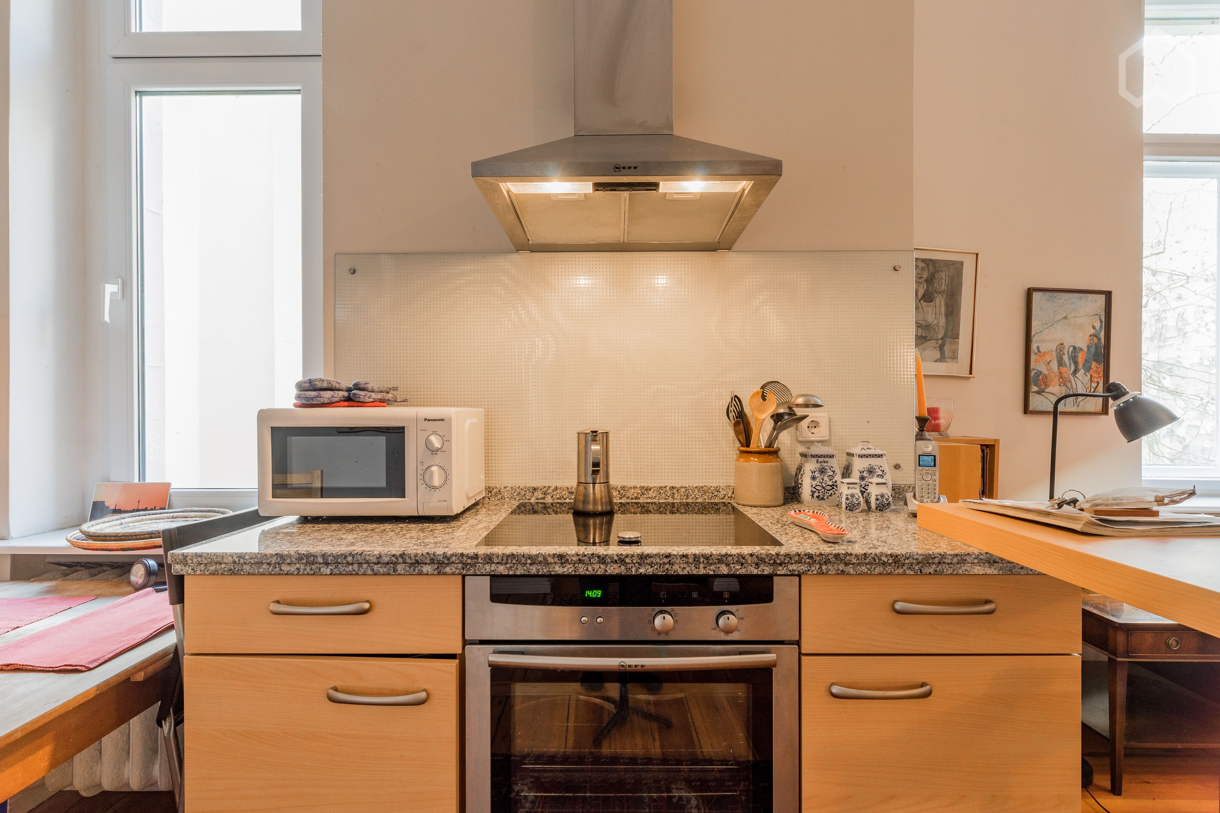  Old (West) Berlin Charm With A Modern Touch: 3-Room Apartment Close To Ku'Damm  -  Old (West) Berlin Charm with a Modern Touch: 3-room apartment close to Ku'Damm  - Gallery -  30