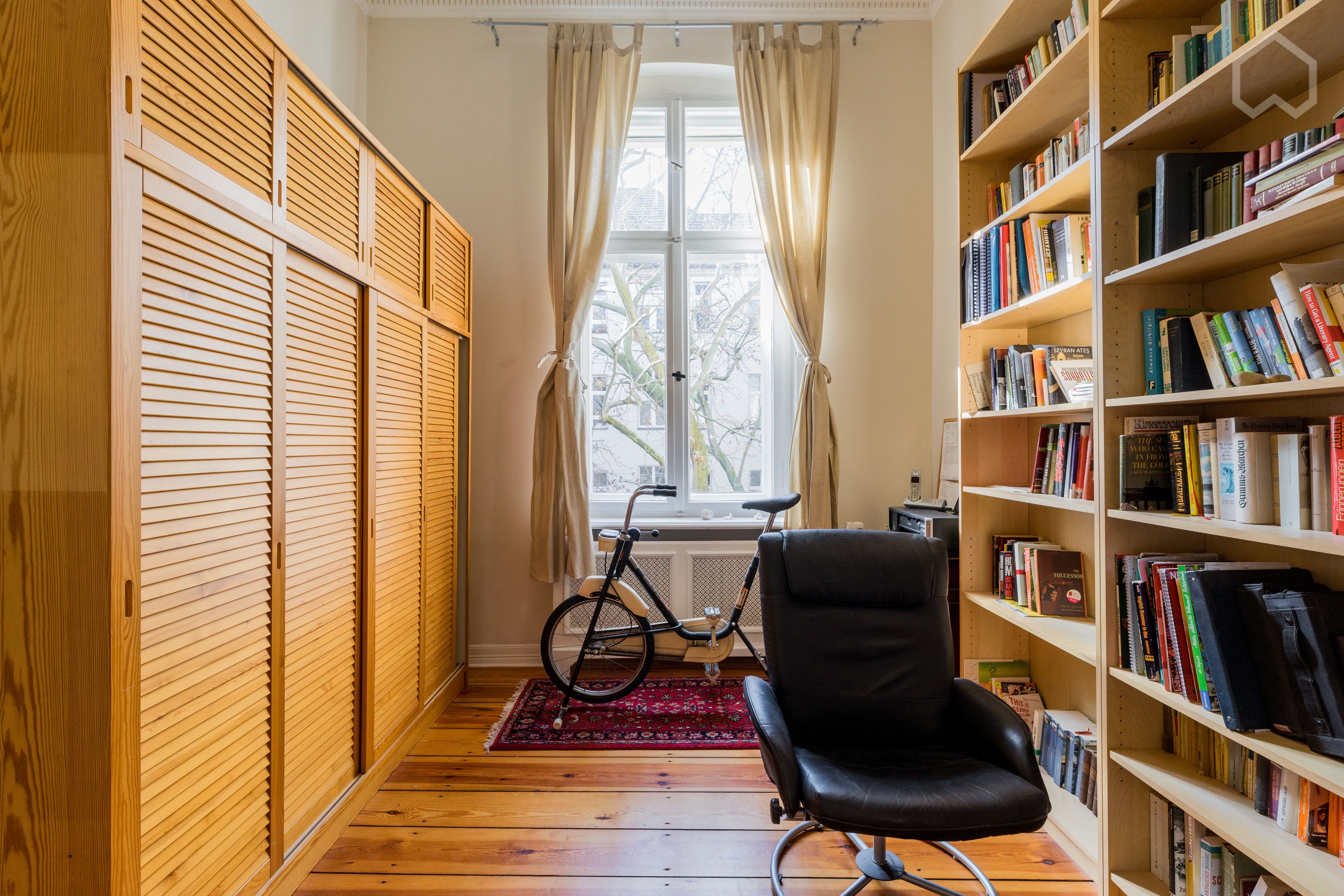  Old (West) Berlin Charm With A Modern Touch: 3-Room Apartment Close To Ku'Damm  -  Old (West) Berlin Charm with a Modern Touch: 3-room apartment close to Ku'Damm  - Gallery -  5