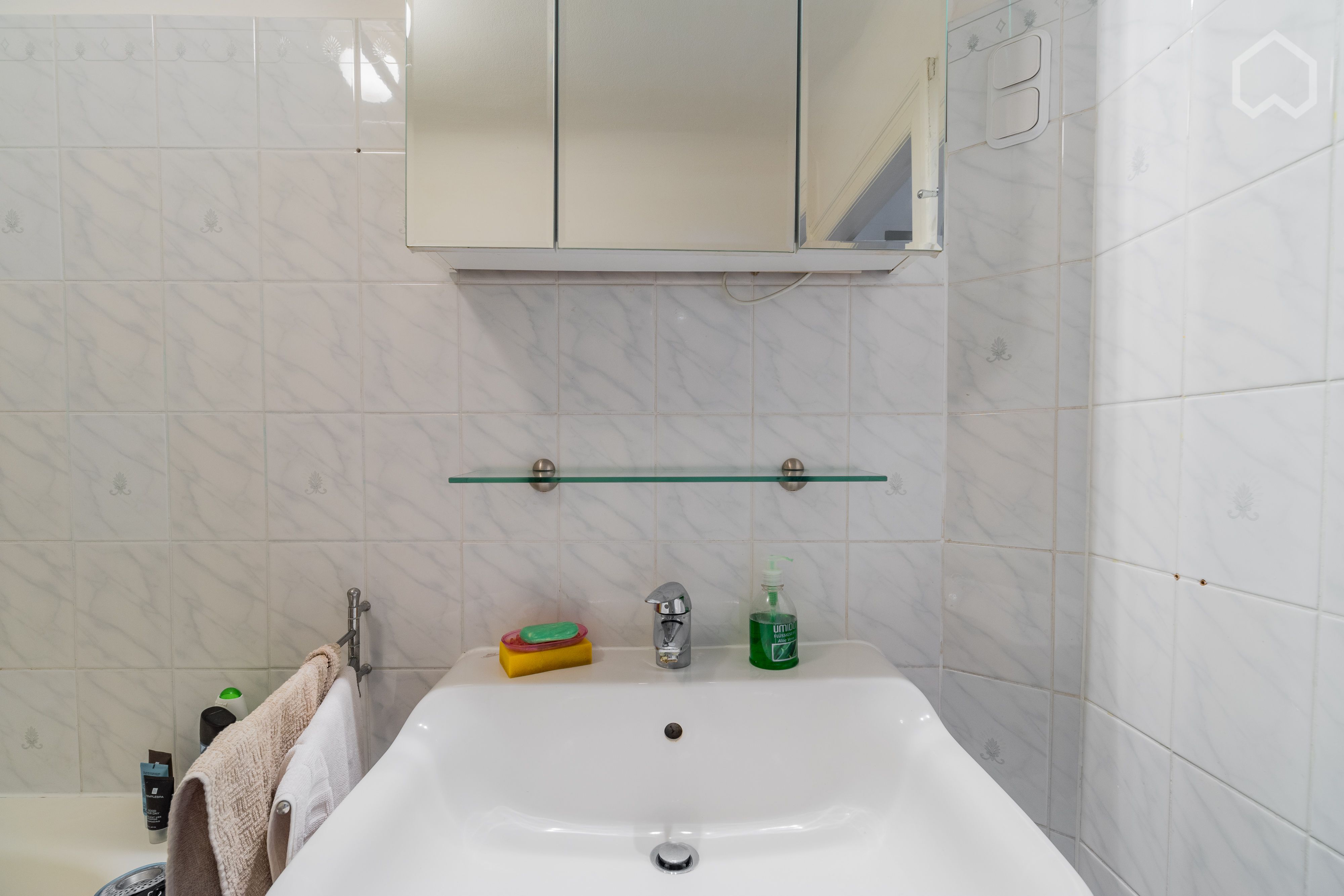  Old (West) Berlin Charm With A Modern Touch: 3-Room Apartment Close To Ku'Damm  -  Old (West) Berlin Charm with a Modern Touch: 3-room apartment close to Ku'Damm  - Gallery -  12