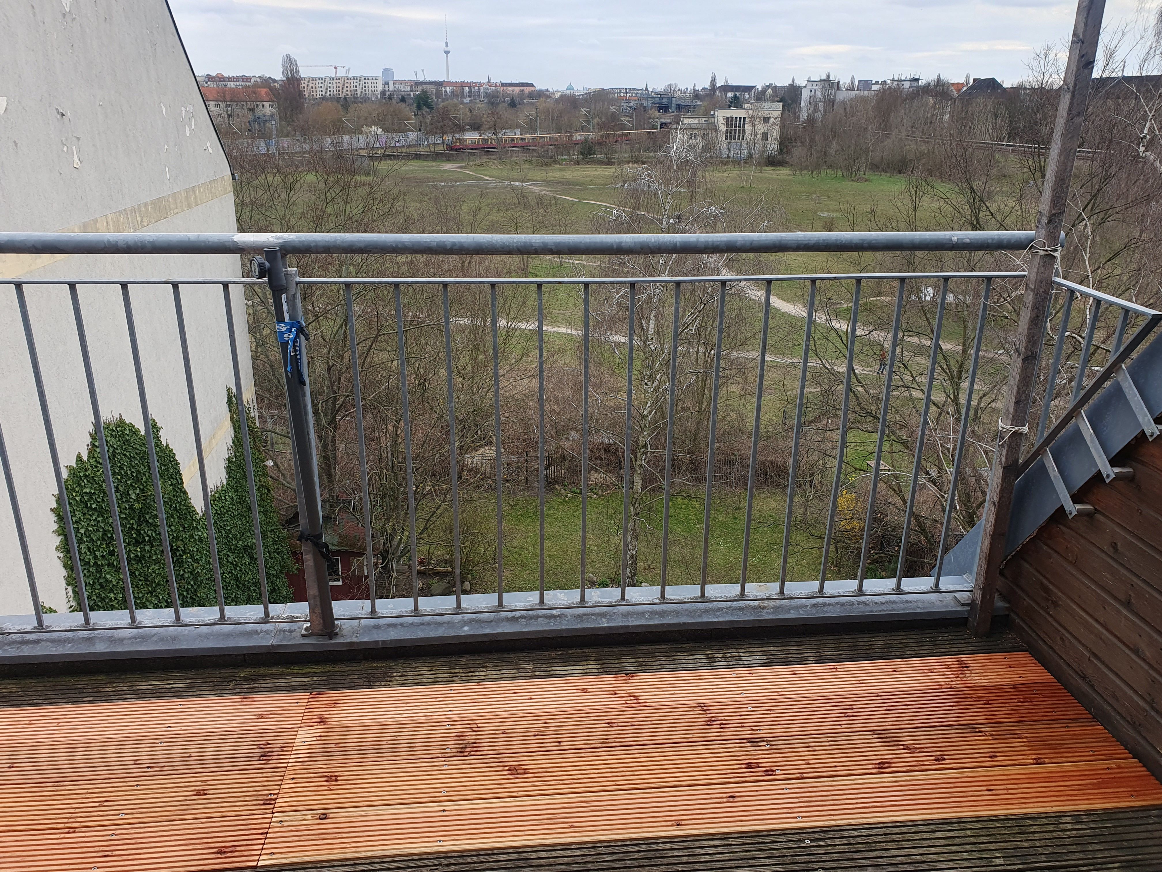  Wonderful 4 Rooms Apartment With Roof-Top View Over Berlin  -  Wonderful 4 Rooms Apartment with Roof-top View over Berlin  - Gallery -  1