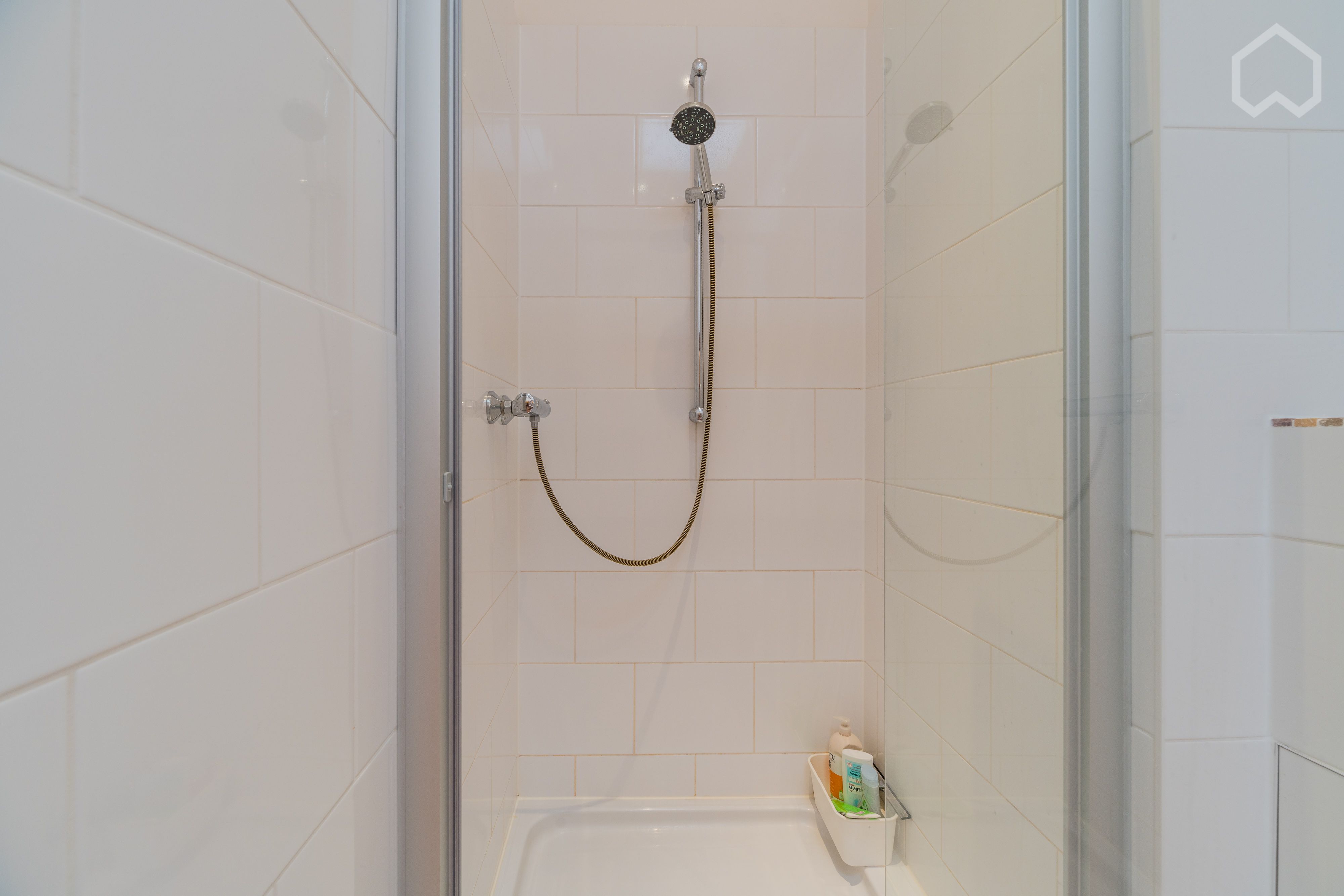  Wonderful 4 Rooms Apartment With Roof-Top View Over Berlin  -  Wonderful 4 Rooms Apartment with Roof-top View over Berlin  - Gallery -  14