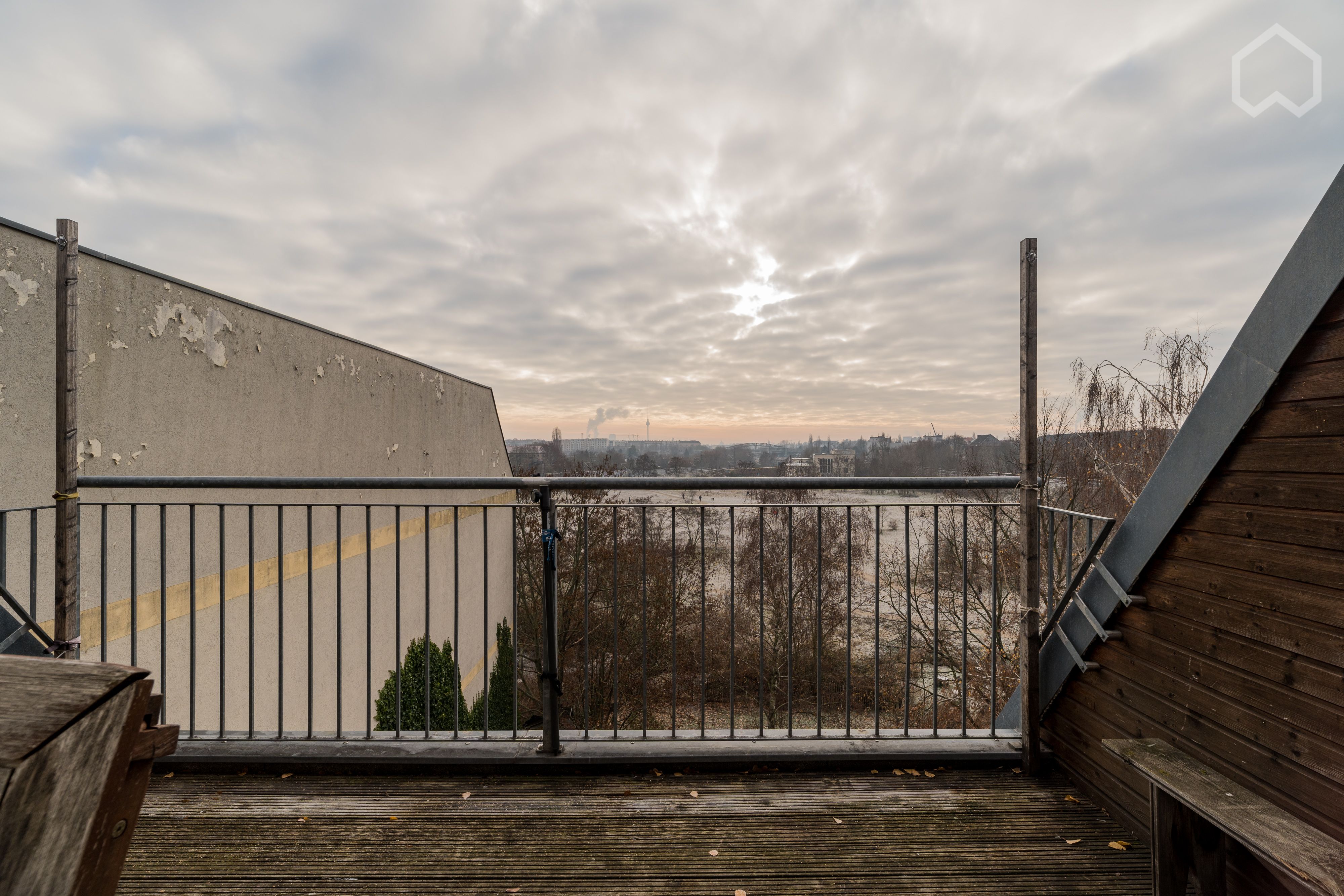  Wonderful 4 Rooms Apartment With Roof-Top View Over Berlin  -  Wonderful 4 Rooms Apartment with Roof-top View over Berlin  - Gallery -  8