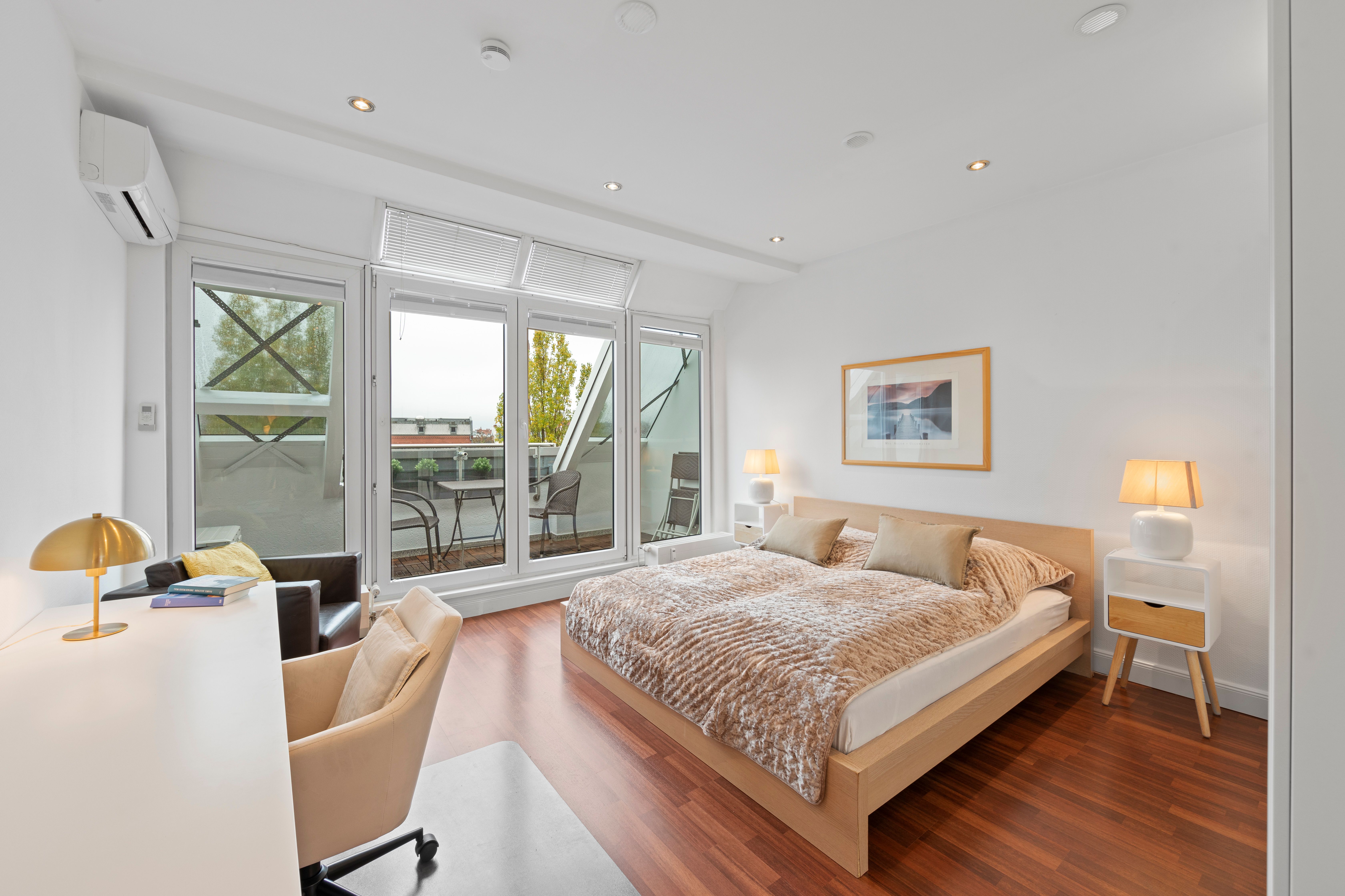 Highly Attractive, Completely Renovated Penthouse - Highly attractive, completely renovated penthouse - Gallery - 8