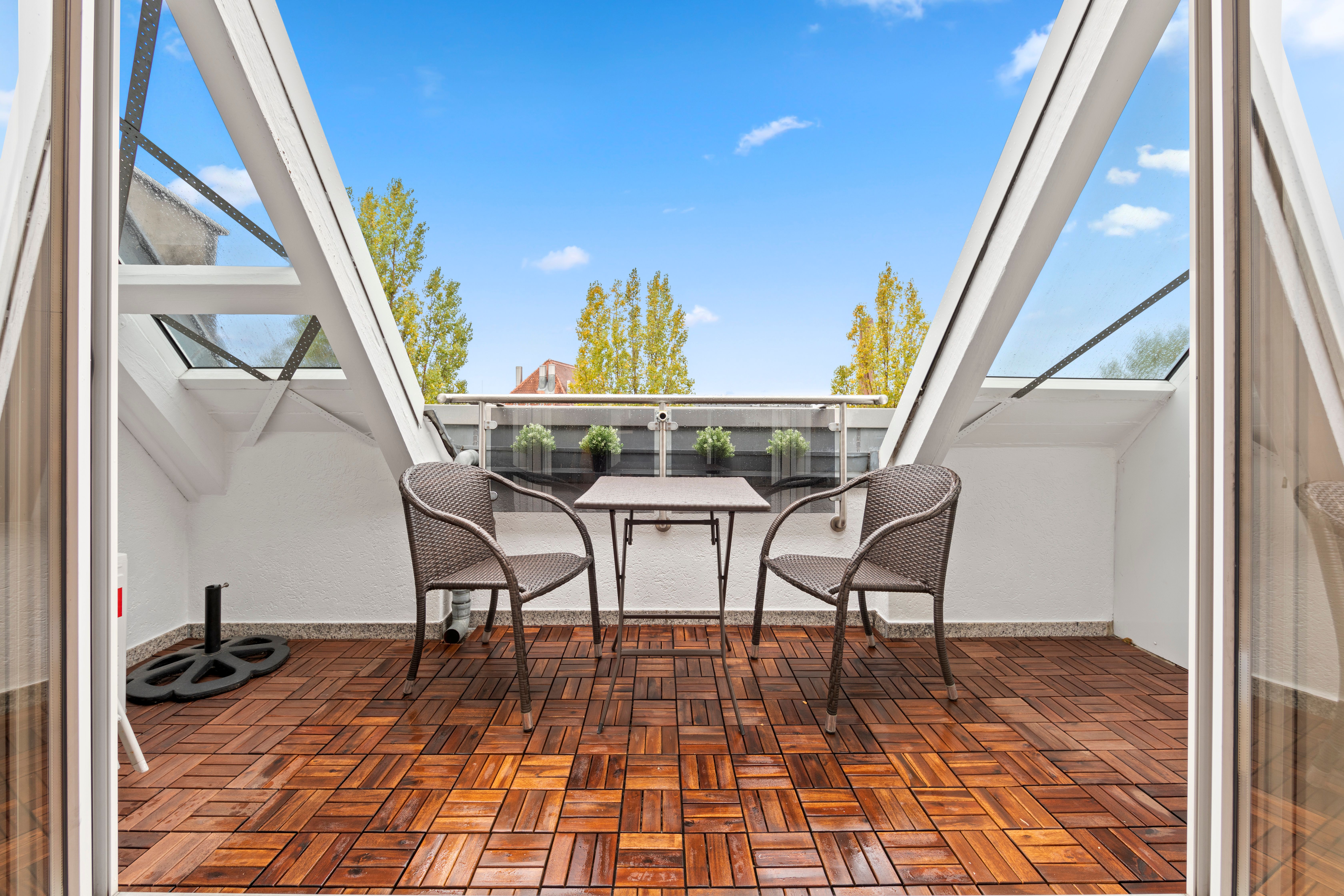  Highly Attractive, Completely Renovated Penthouse  -  Highly attractive, completely renovated penthouse  - Gallery -  11