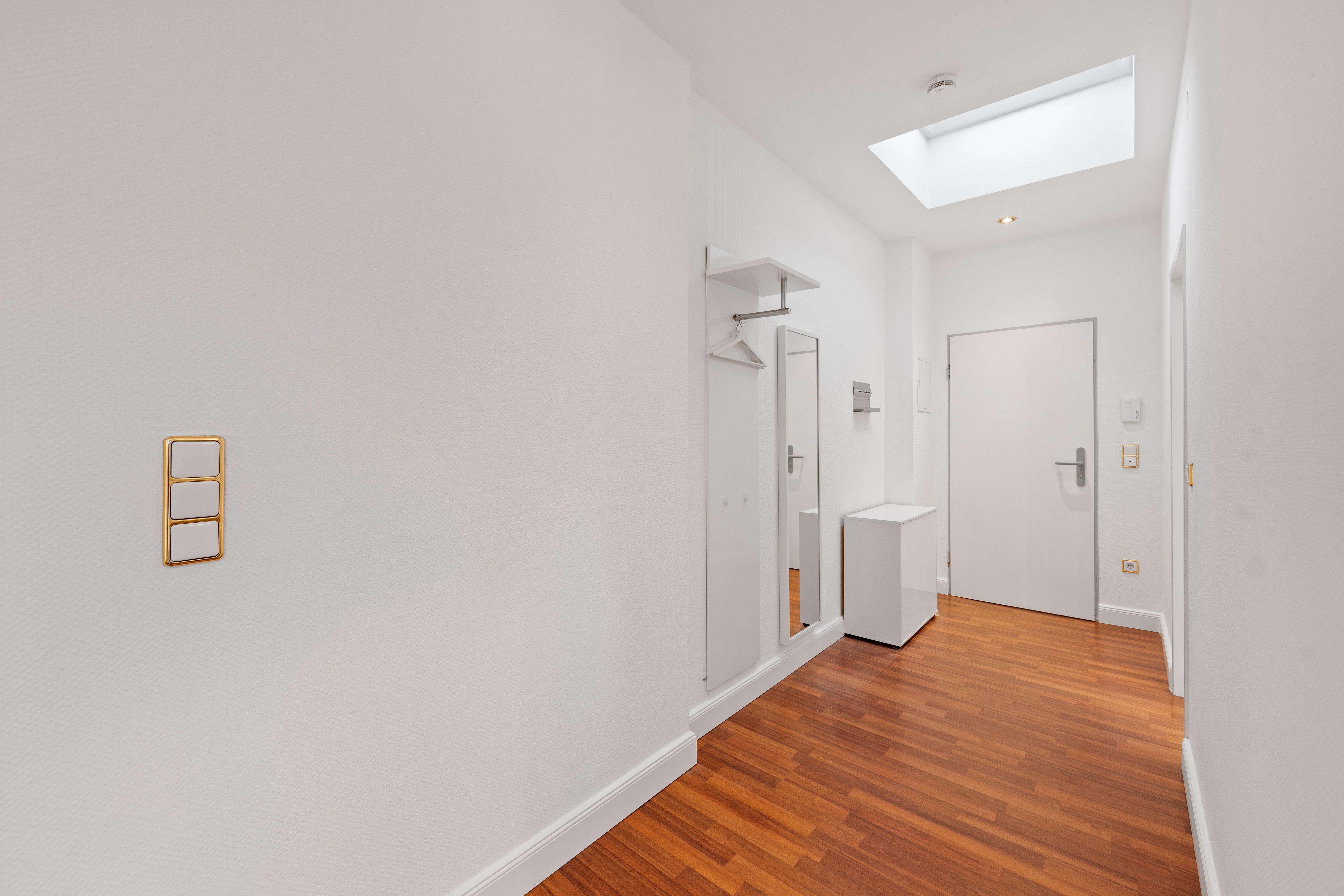 Highly Attractive, Completely Renovated Penthouse - Highly attractive, completely renovated penthouse - Gallery - 2