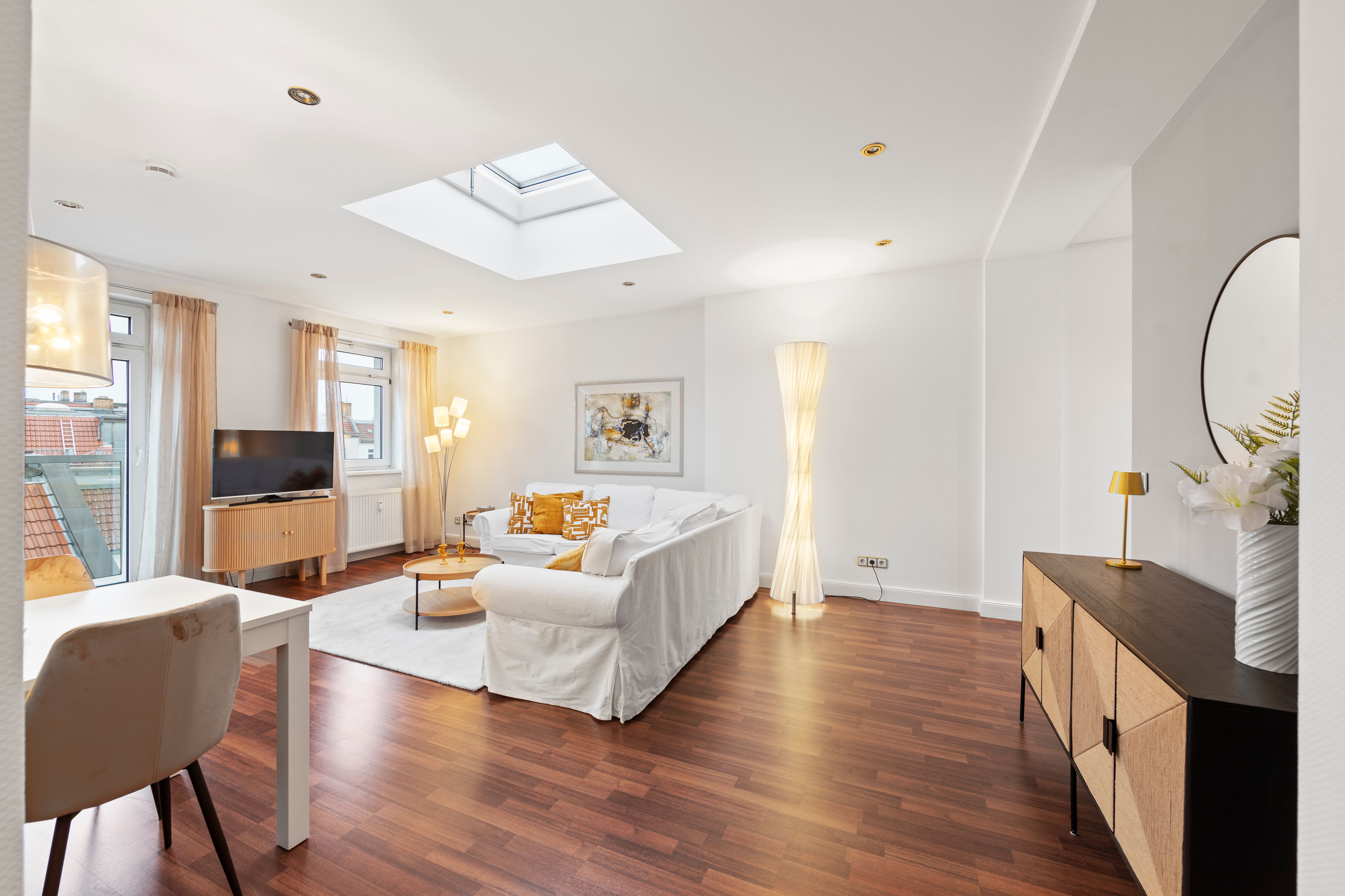 Highly Attractive, Completely Renovated Penthouse - Highly attractive, completely renovated penthouse - Gallery - 15