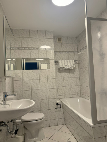 4 bedroom apartment at fancy Oberkassel Luegallee