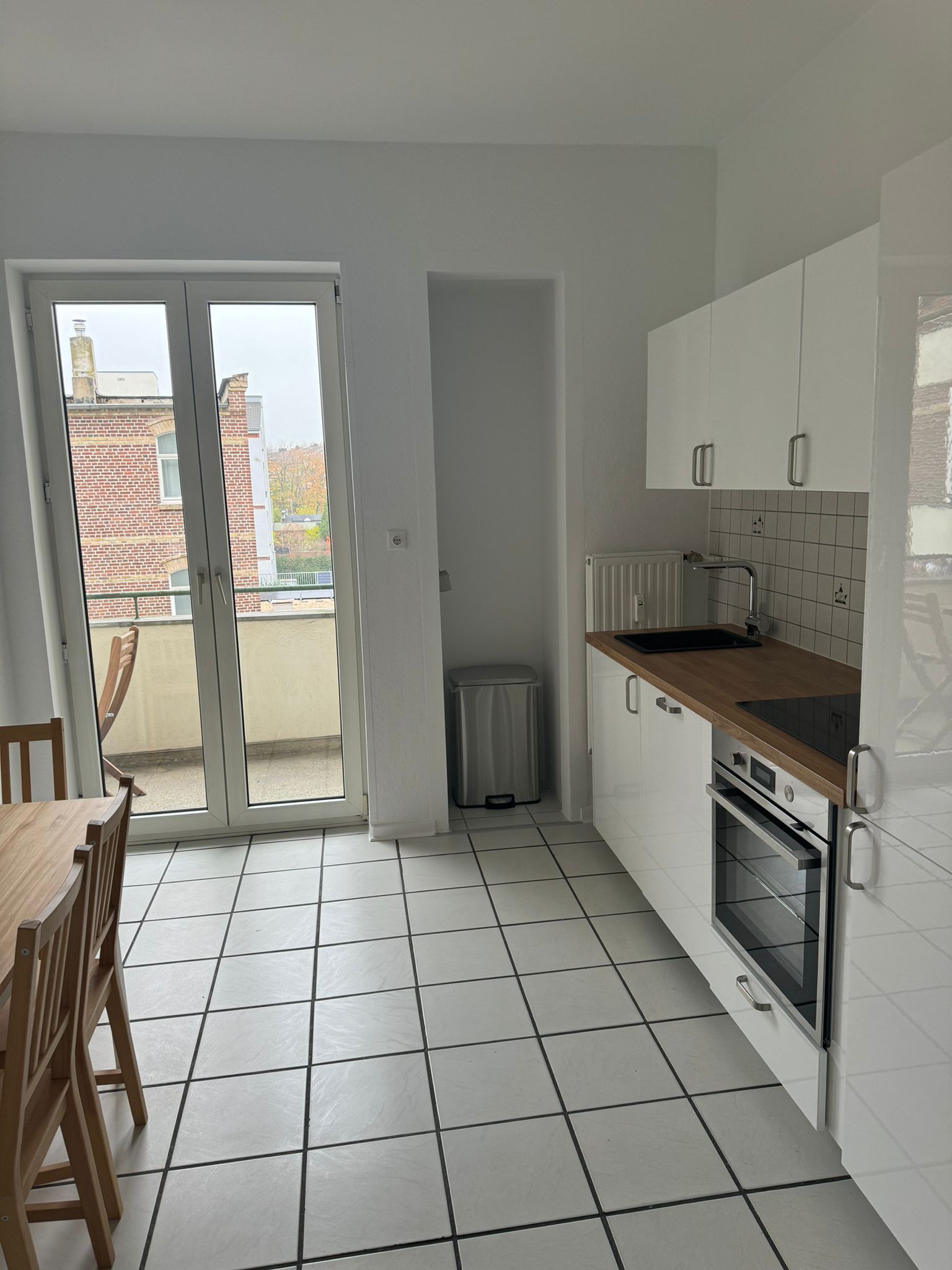  4 Bedroom Apartment At Fancy Oberkassel Luegallee  -  4 bedroom apartment at fancy Oberkassel Luegallee  - Gallery -  3