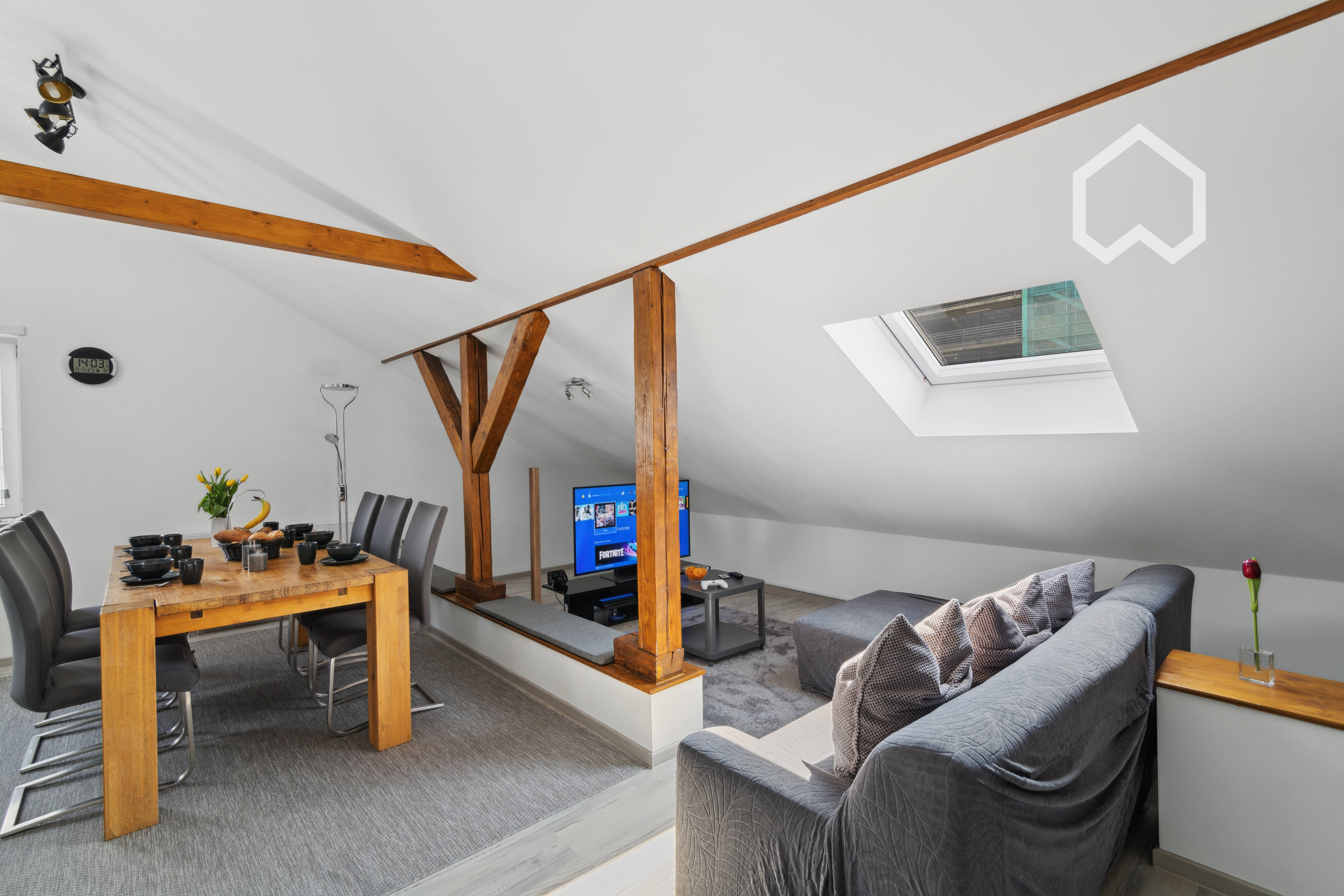  Stunning, Modern 3-Room Attic Apartment In Central Darmstadt Location  -  Stunning, Modern 3-Room Attic Apartment in Central Darmstadt Location  - Gallery -  11