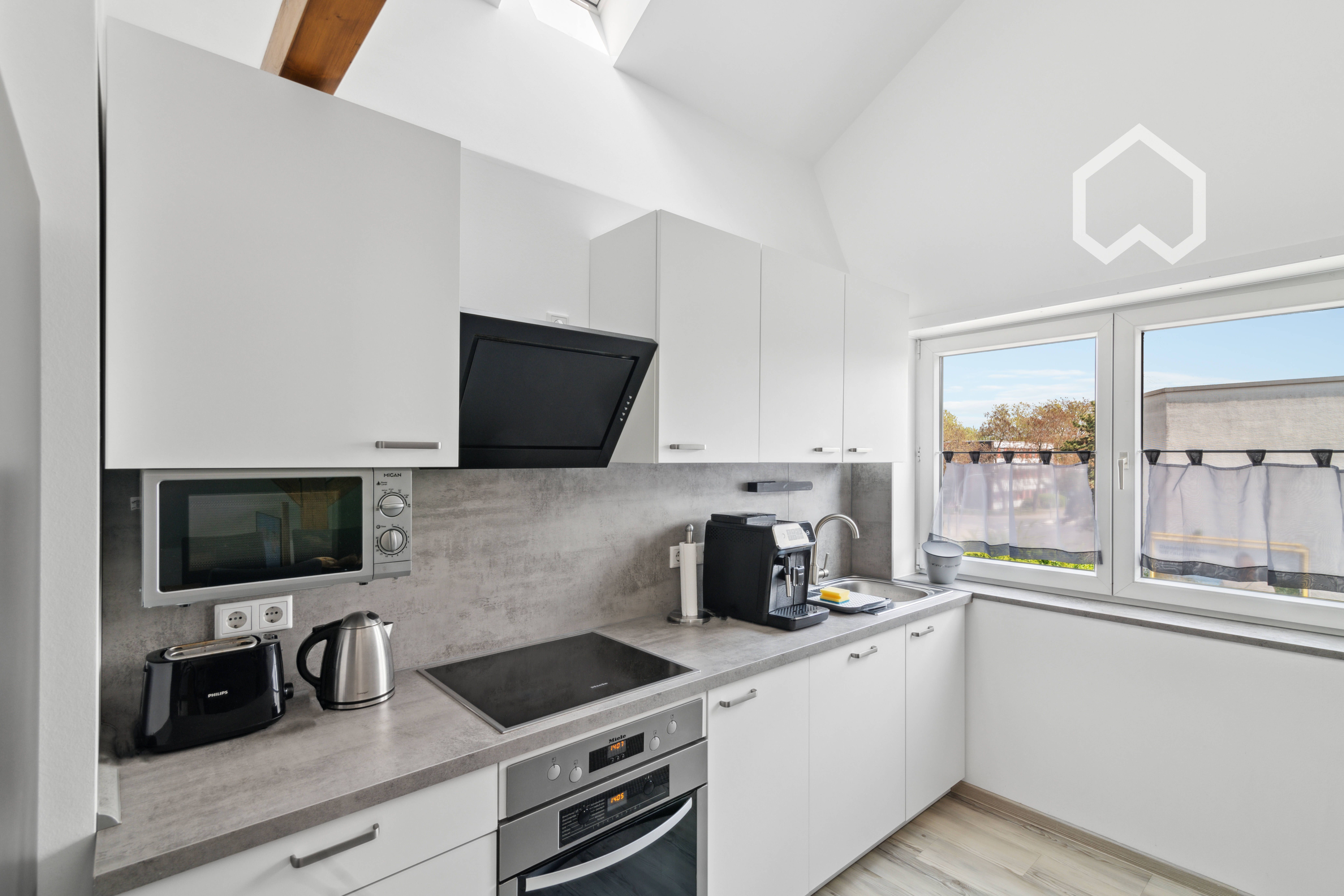  Stunning, Modern 3-Room Attic Apartment In Central Darmstadt Location  -  Stunning, Modern 3-Room Attic Apartment in Central Darmstadt Location  - Gallery -  14