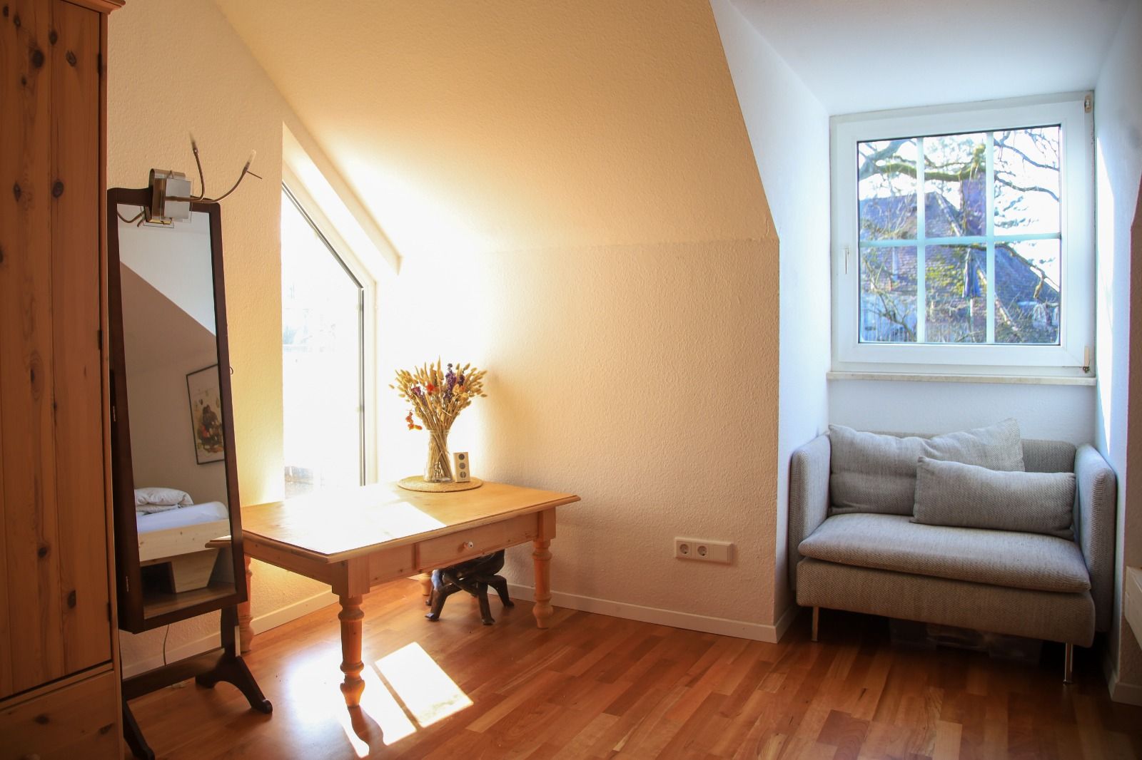  Fully Furnished 3-Room Apartment (113 Sqm) With Garden & South-Facing Loggia + Carport – Erlangen (B  -  Fully furnished 3-room apartment (113 sqm) with garden & south-facing loggia + carport – Erlangen (Bergkirchweihviertel) – (utilities/electricity/internet included)  - Gallery -  9