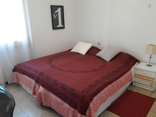 Double bedroom in 4-bedroom apartment