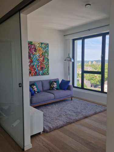 Luxurious & Furnished Apartment with panoramic view over Düsseldorf-City