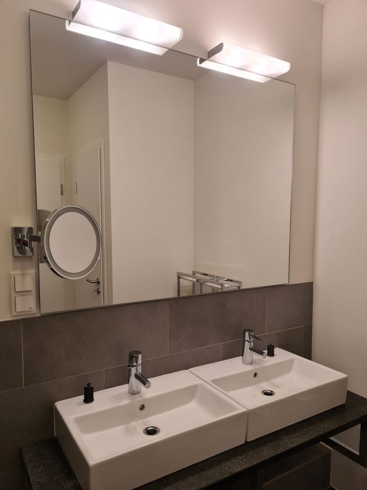  Luxurious & Furnished Apartment With Panoramic View Over Düsseldorf-City  -  Luxurious & Furnished Apartment with panoramic view over Düsseldorf-City  - Gallery -  8