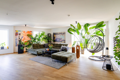 Stylish furnished apartment with stunning view of the Rhine Tower – in the heart of Düsseldorf’s Media Harbour