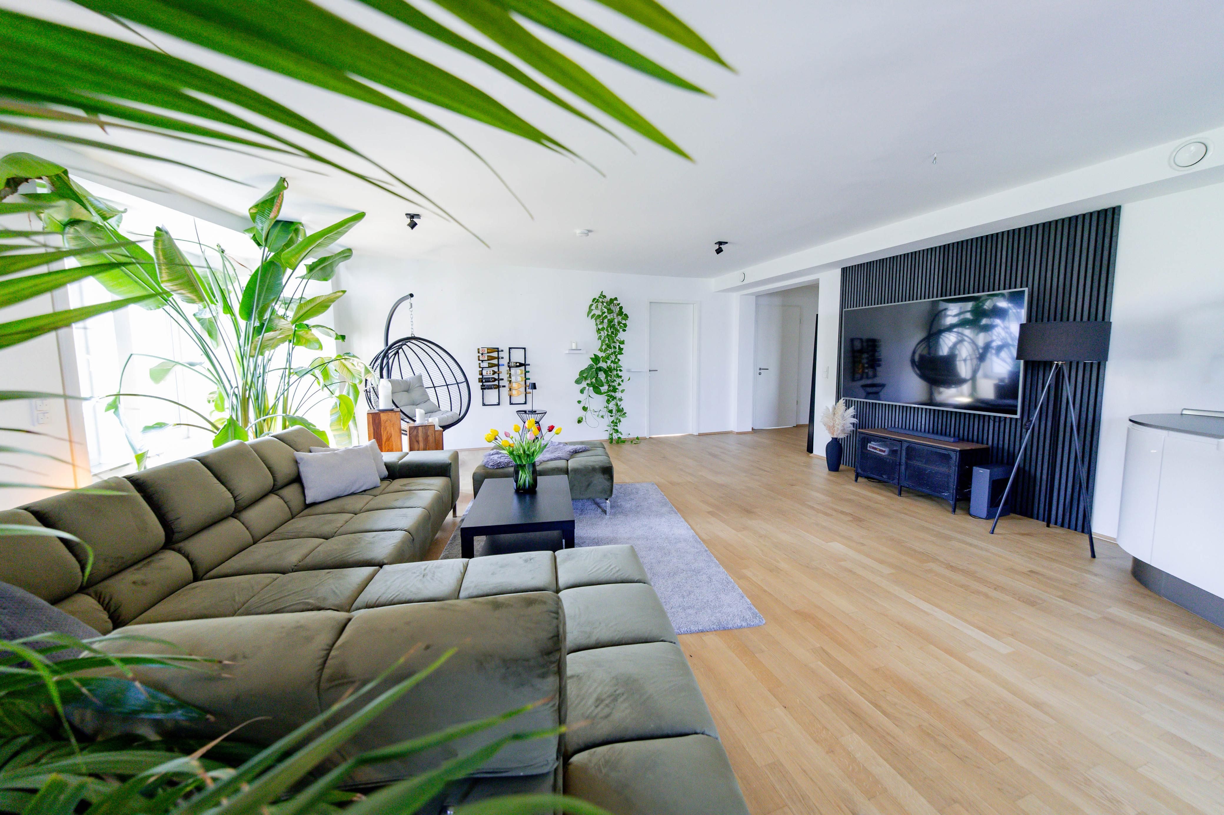 Stylish Furnished Apartment With Stunning View Of The Rhine Tower – In The Heart Of Düsseldorf’s Med - Stylish furnished apartment with stunning view of the Rhine Tower – in the heart of Düsseldorf’s Media Harbour - Gallery - 1