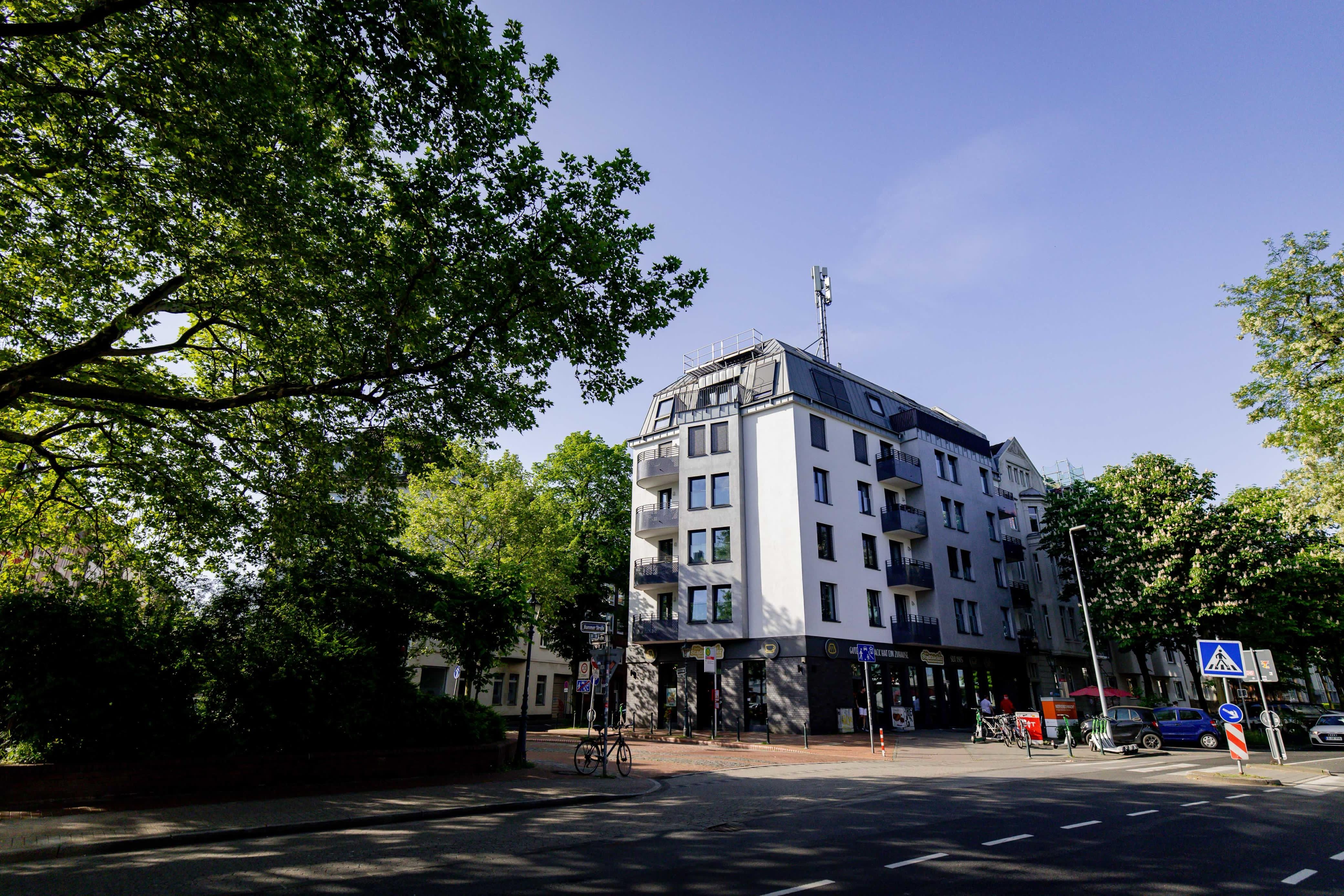  Stylish Furnished Apartment With Stunning View Of The Rhine Tower – In The Heart Of Düsseldorf’s Med  -  Stylish furnished apartment with stunning view of the Rhine Tower – in the heart of Düsseldorf’s Media Harbour  - Gallery -  12