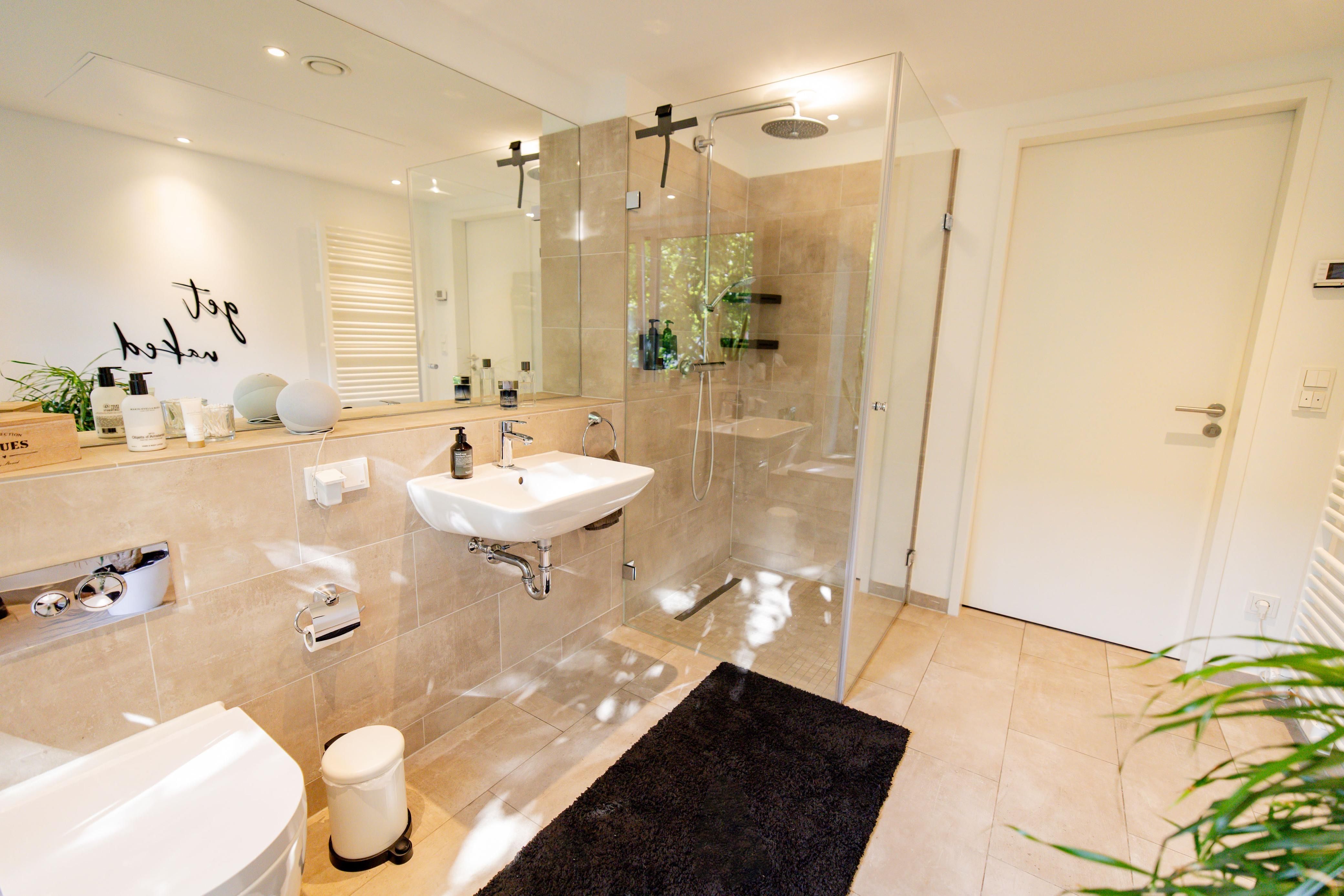 Stylish Furnished Apartment With Stunning View Of The Rhine Tower – In The Heart Of Düsseldorf’s Med - Stylish furnished apartment with stunning view of the Rhine Tower – in the heart of Düsseldorf’s Media Harbour - Gallery - 9