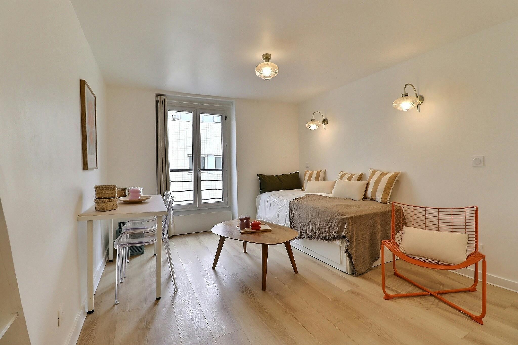  Entire Place  -  Rue de Ménilmontant, Paris  - Gallery -  1