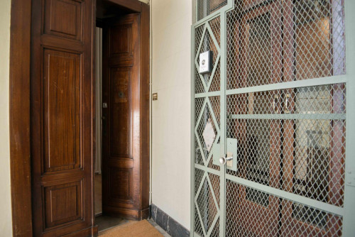 Awesome double bedroom with balcony close to Metro Carducci station - Gallery - 5