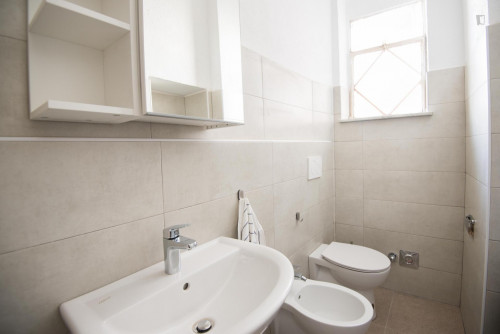 Awesome double bedroom with balcony close to Metro Carducci station - Gallery - 12