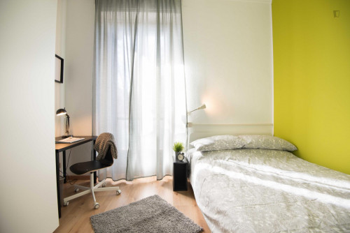 Awesome double bedroom with balcony close to Metro Carducci station - Gallery - 15