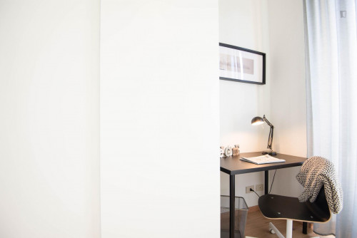 Awesome double bedroom with balcony close to Metro Carducci station - Gallery - 26