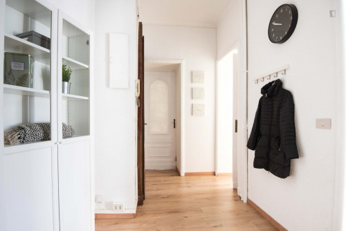 Awesome double bedroom with balcony close to Metro Carducci station - Gallery - 8