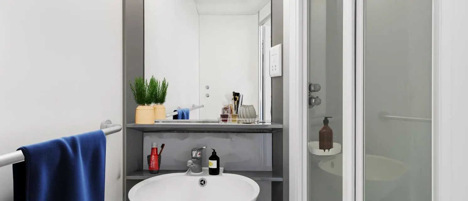 Silver En-Suite - Chapter Islington - Gallery - 2