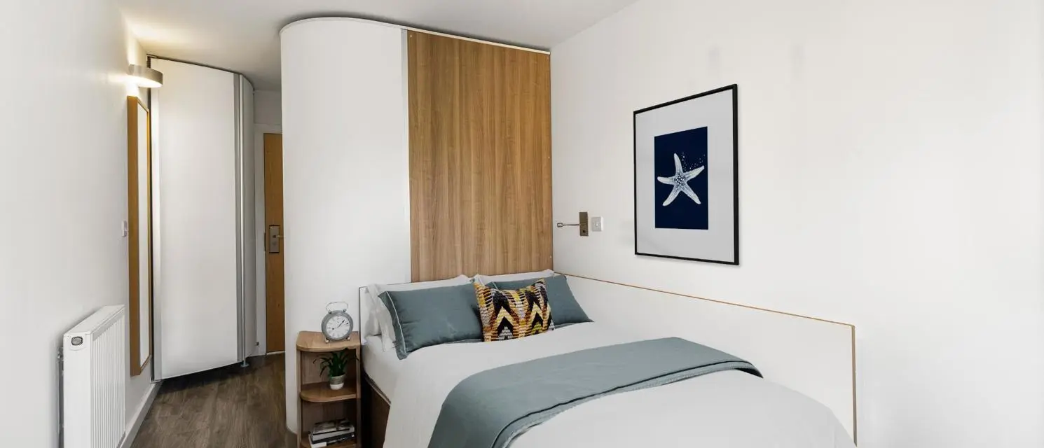 Gold En-Suite - Chapter Islington - Gallery - 1