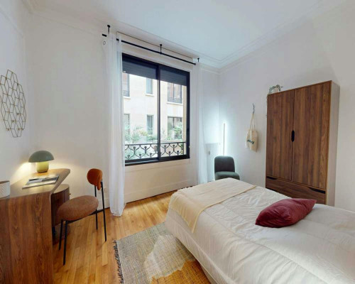 Avenue Montaigne, Paris