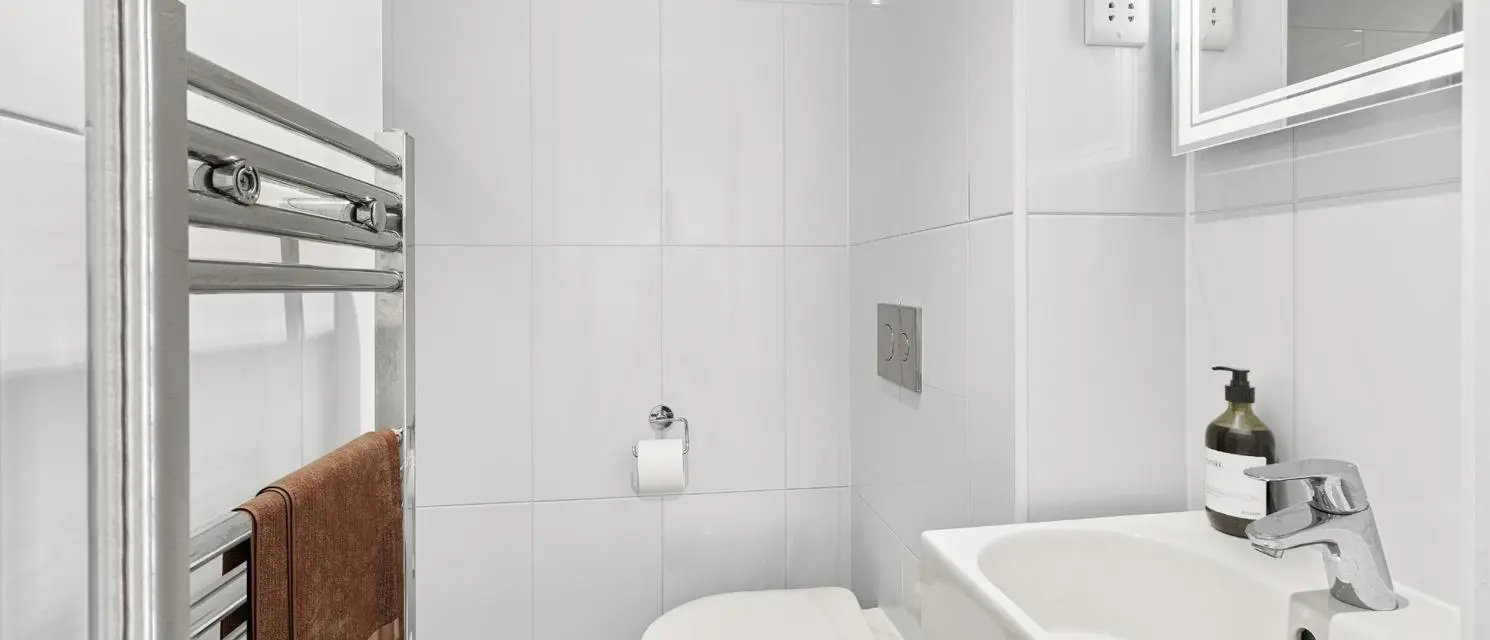 Gold En-Suite  -  Chapter Aldgate  - Gallery -  4