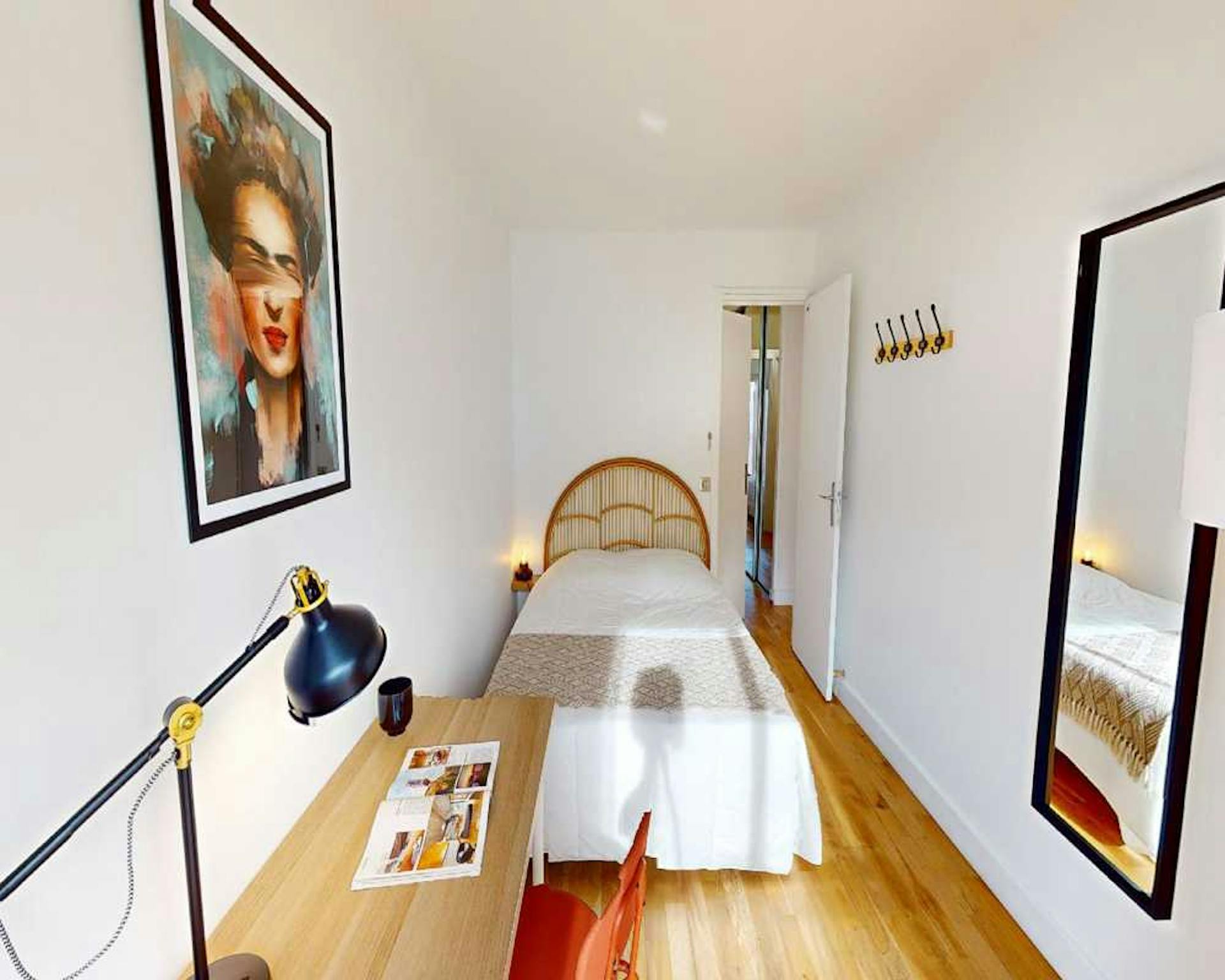  Private Room  -  Rue de Lourmel, Paris  - Gallery -  1