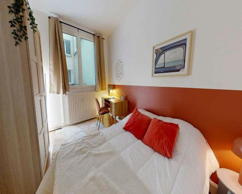 Avenue Montaigne, Paris