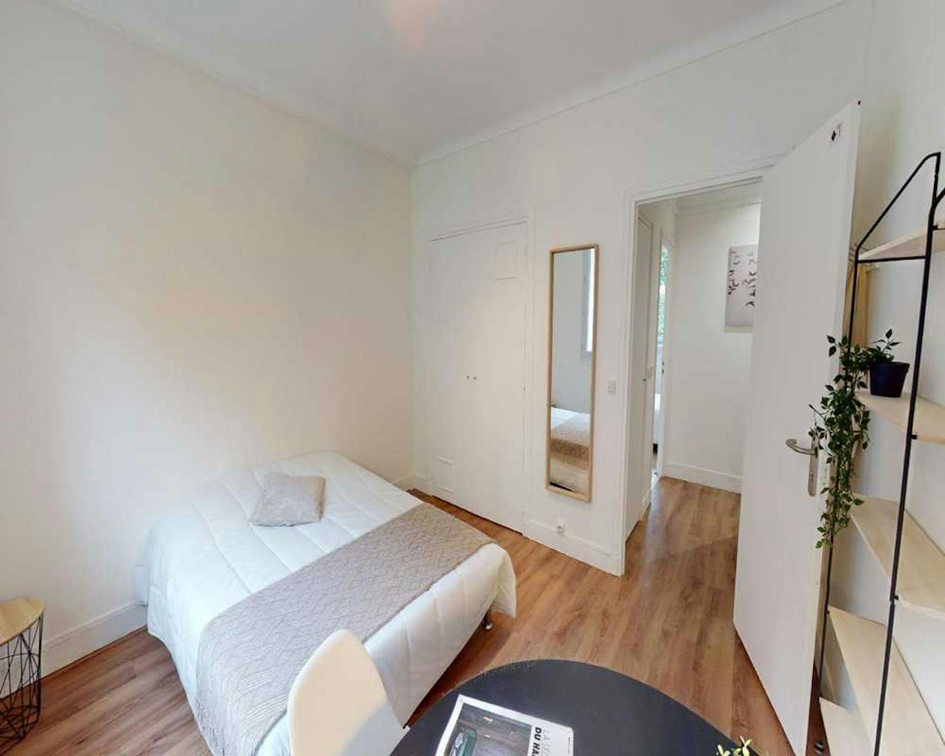 Private Room - Rue de Saussure, Paris - Gallery - 1