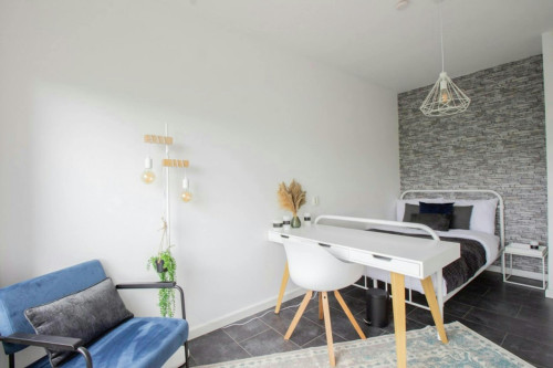 Tussendek, Amsterdam