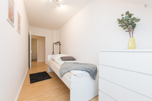 Alluring single bedroom in a 5-bedroom apartment near U Hermannplatz (Berlin) metro station