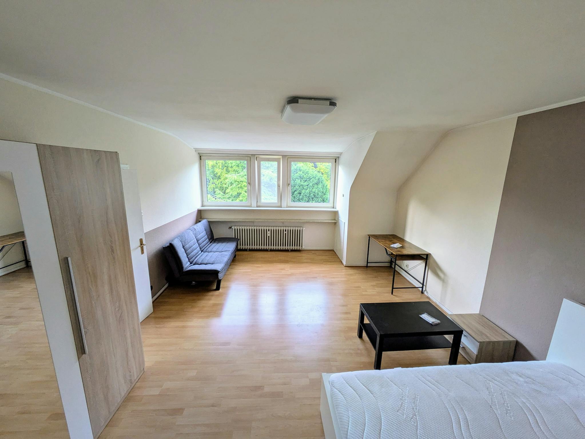 Entire Place - Vennhauser Allee, Düsseldorf - Gallery - 1