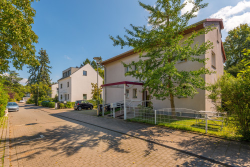 Modern 3-room roof studio in Darmstadt