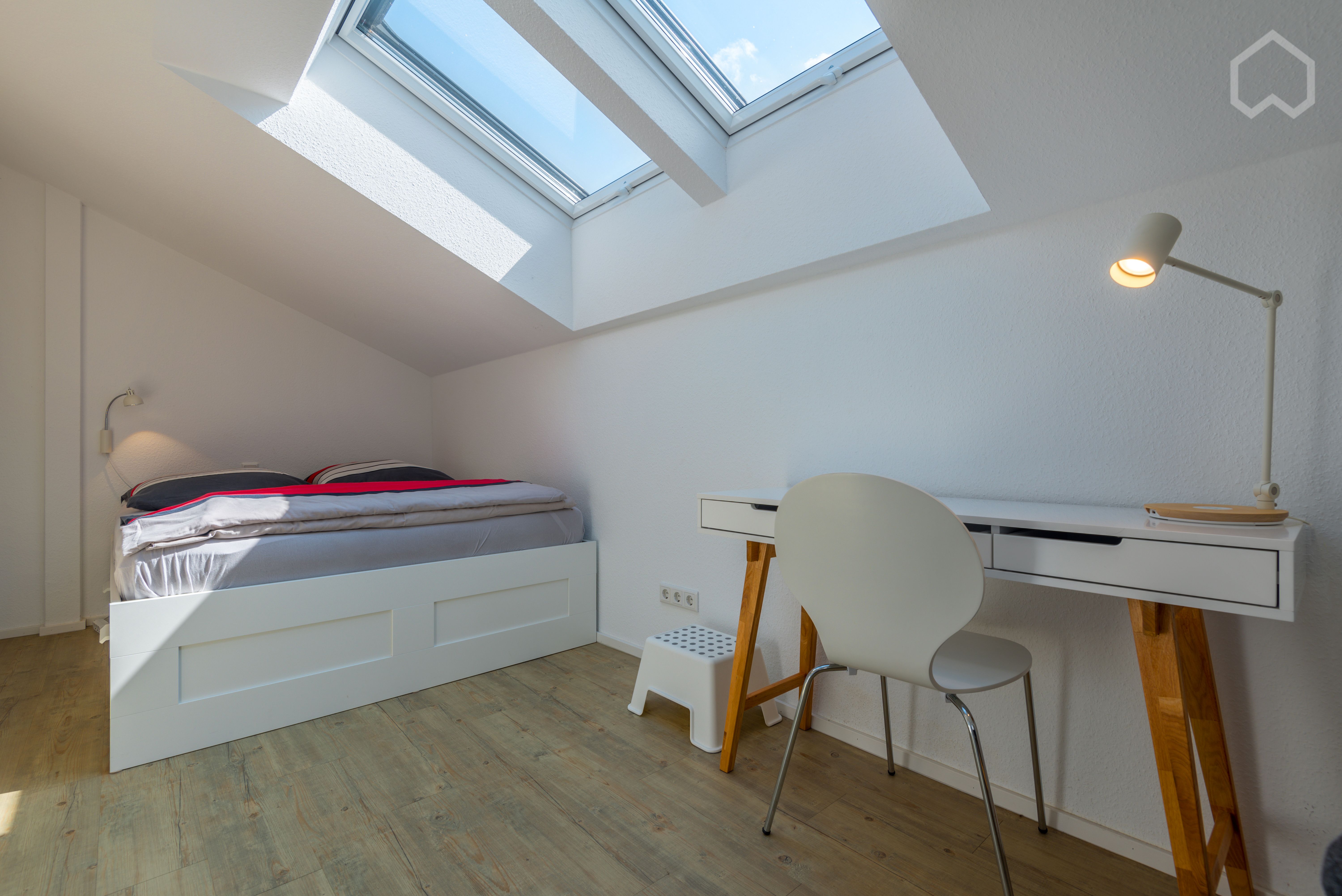  Modern 3-Room Roof Studio In Darmstadt  -  Modern 3-room roof studio in Darmstadt  - Gallery -  15