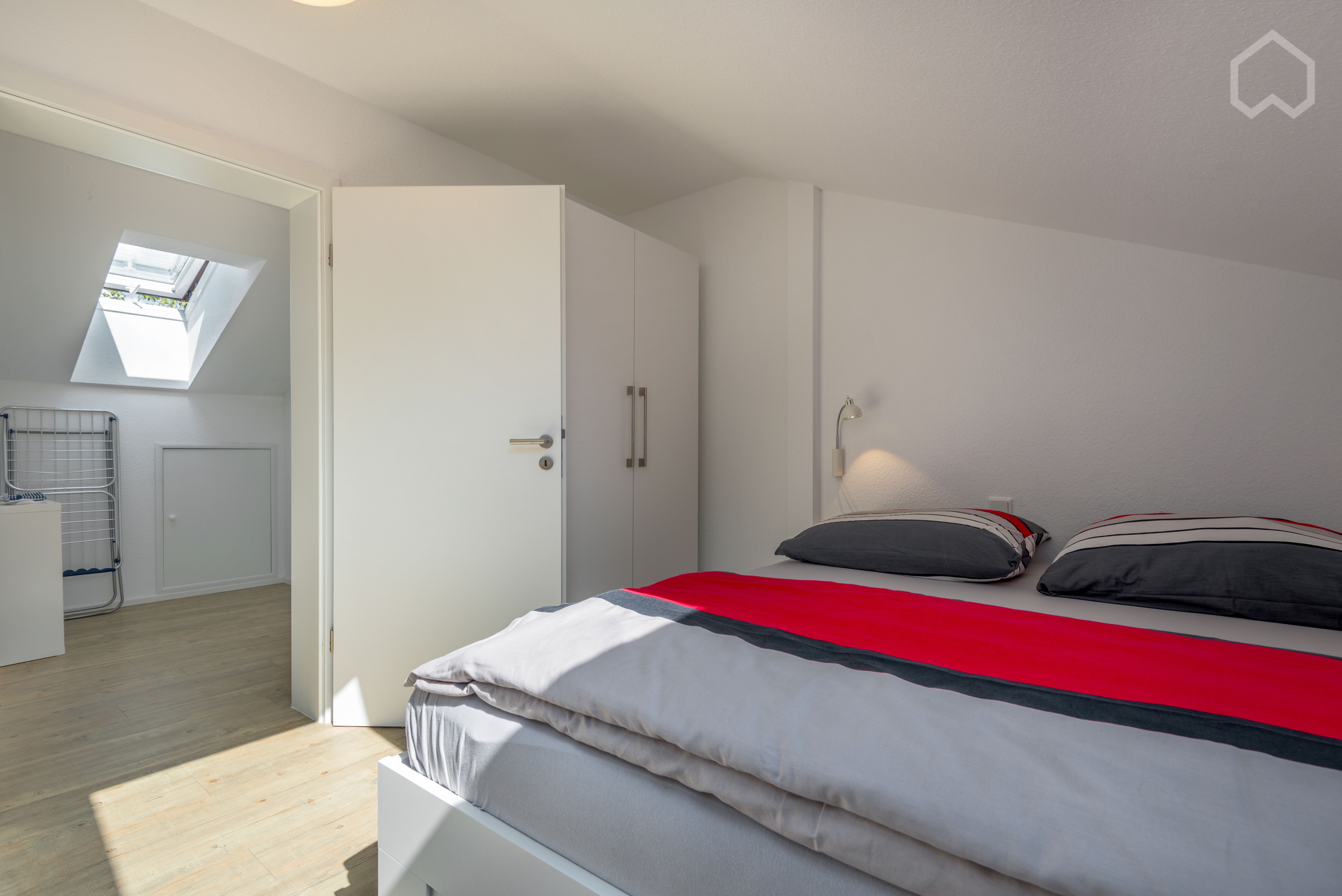  Modern 3-Room Roof Studio In Darmstadt  -  Modern 3-room roof studio in Darmstadt  - Gallery -  14