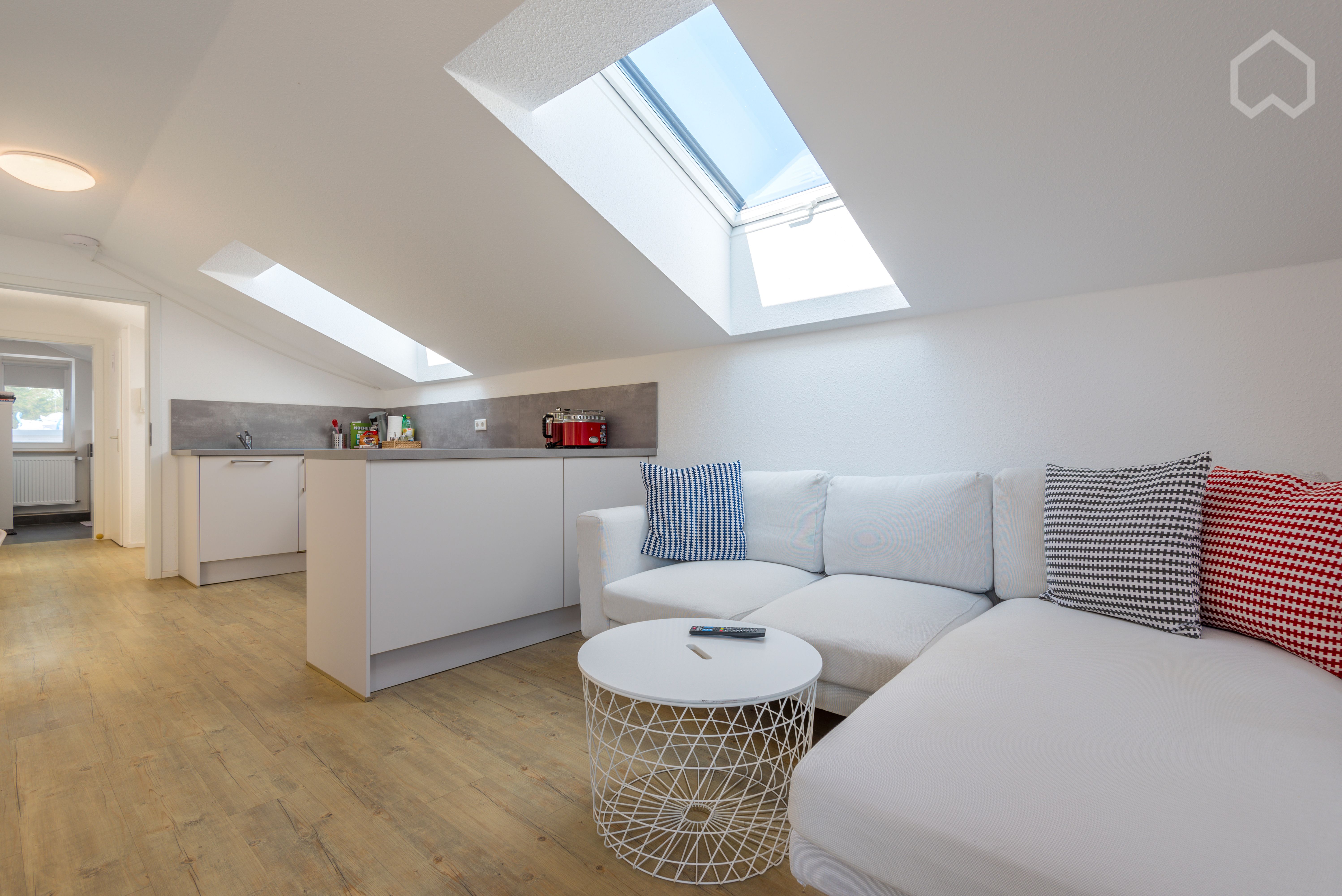  Modern 3-Room Roof Studio In Darmstadt  -  Modern 3-room roof studio in Darmstadt  - Gallery -  18