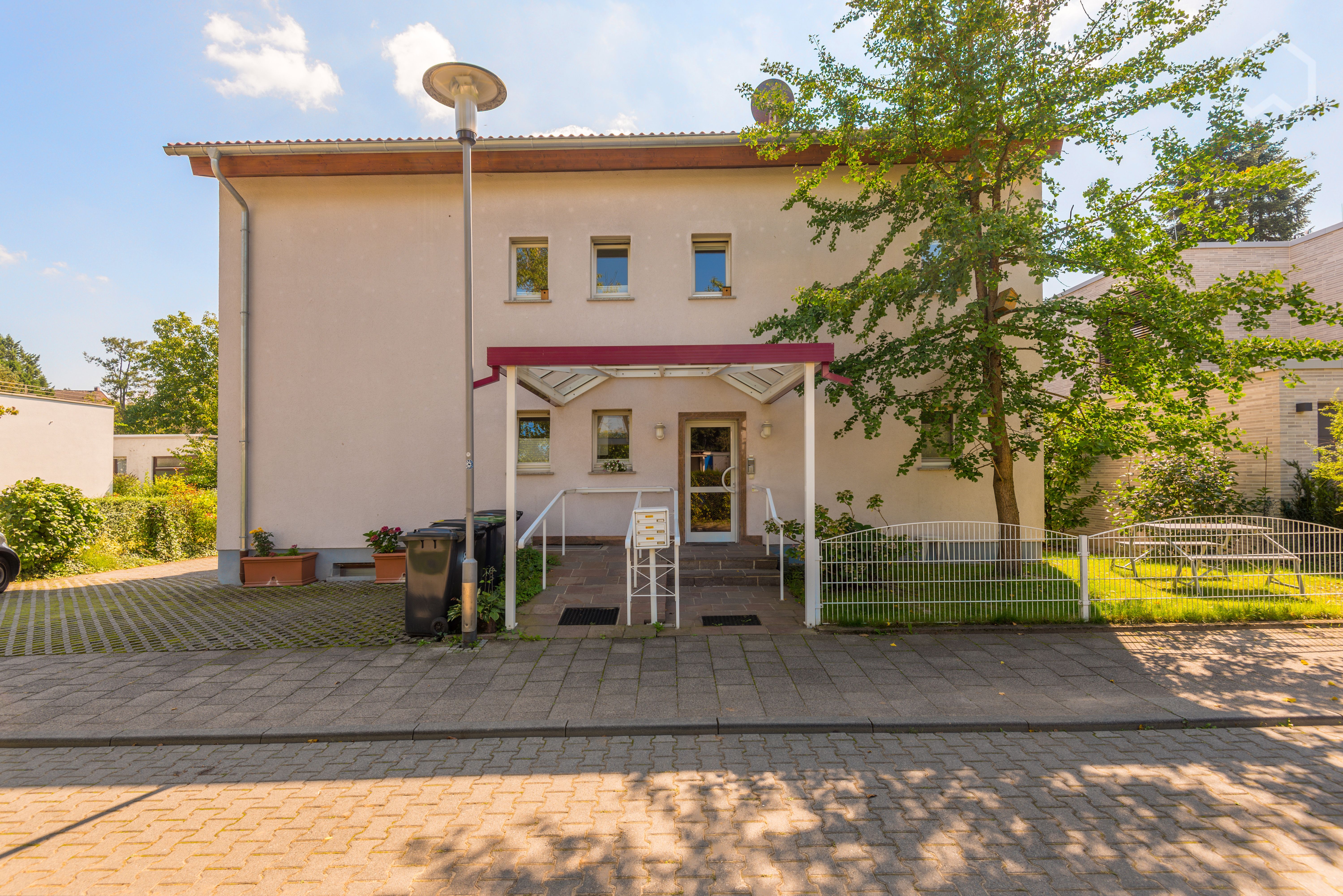  Modern 3-Room Roof Studio In Darmstadt  -  Modern 3-room roof studio in Darmstadt  - Gallery -  1
